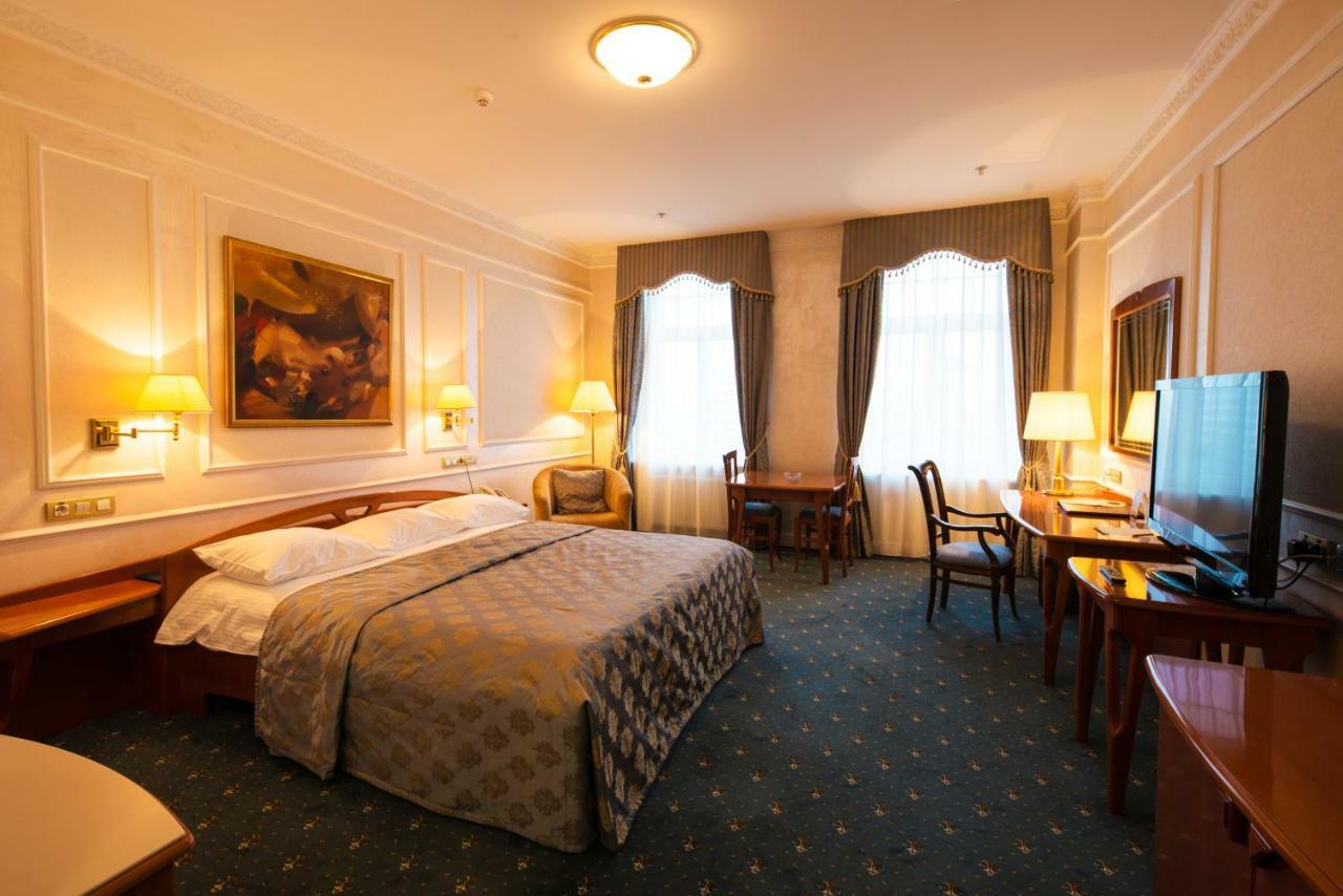 Europe Hotel Minsk Exterior foto